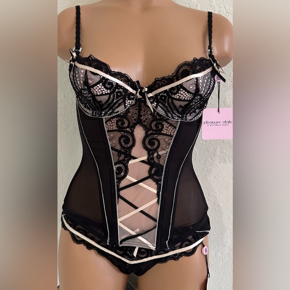 Victoria Secret Pleasure State Bustier Panty Set NWT